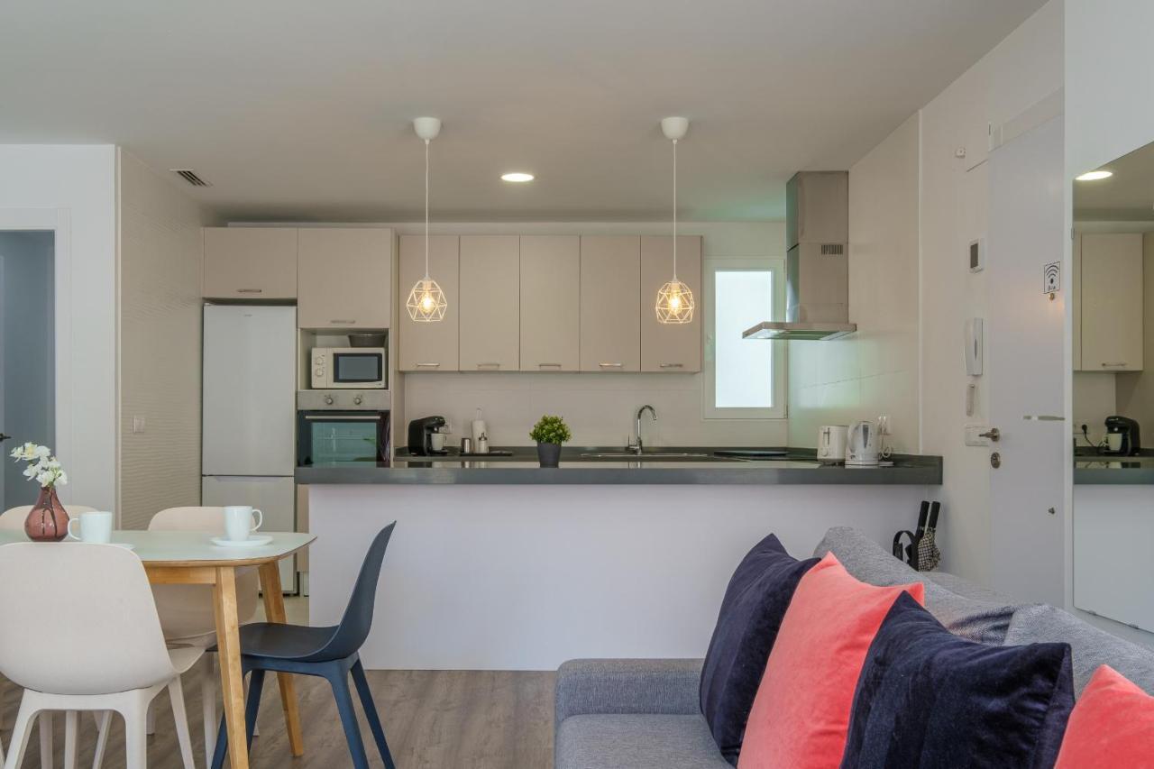 Modern, Stylish & Comfortable Apartment Valencia Bagian luar foto
