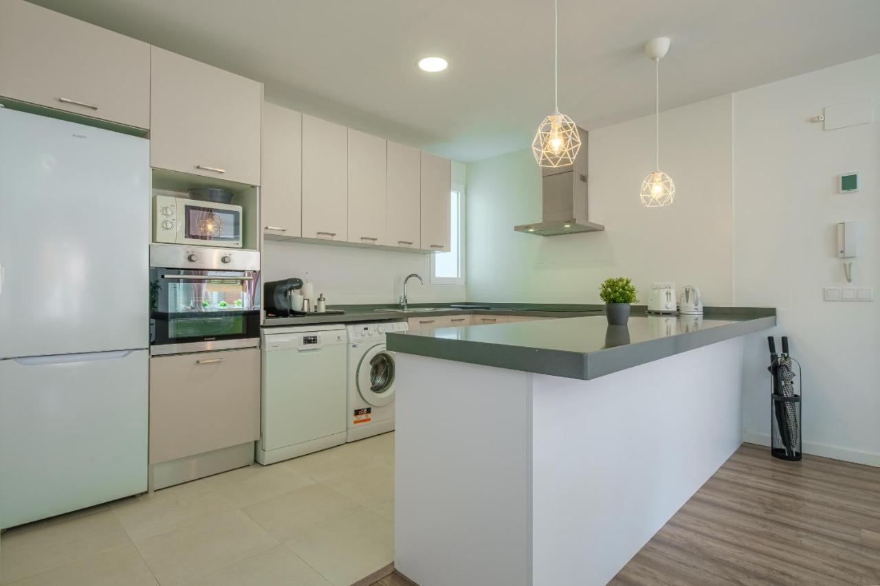 Modern, Stylish & Comfortable Apartment Valencia Bagian luar foto