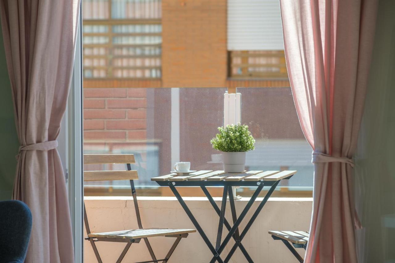 Modern, Stylish & Comfortable Apartment Valencia Bagian luar foto