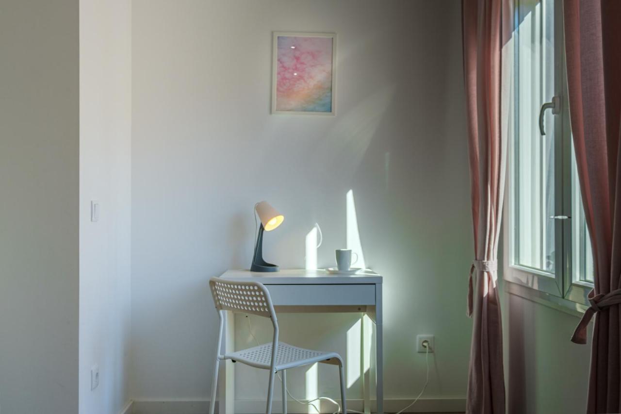 Modern, Stylish & Comfortable Apartment Valencia Bagian luar foto